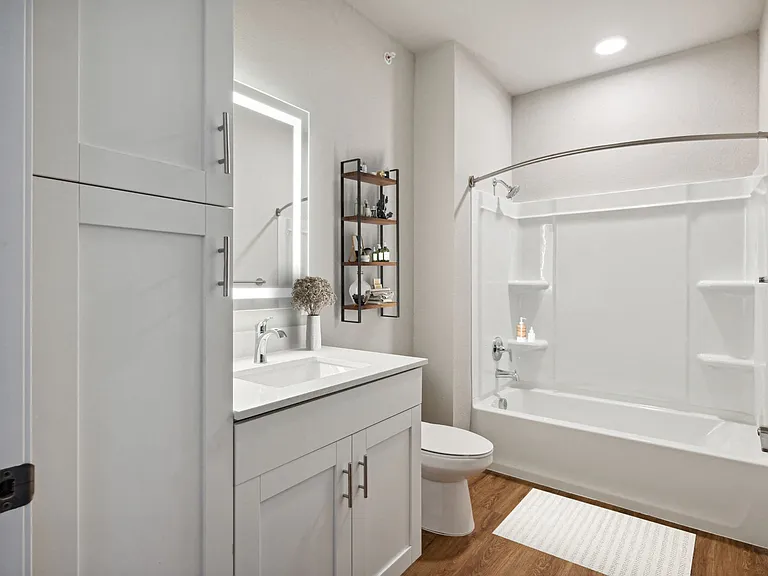 One Bedroom - 1 Bed / 1 Bath - 751 Sq.Ft.