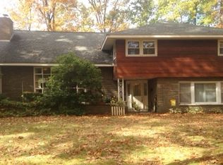 905 Heather Ln, Niskayuna, NY 12309