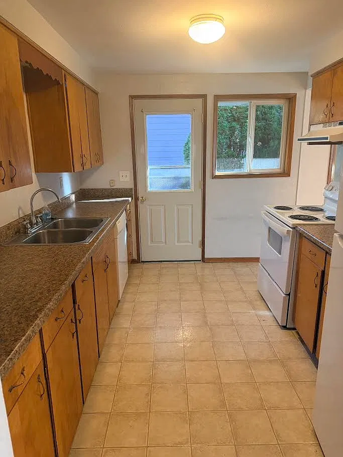 2 bed, $1,400 — Photo 3