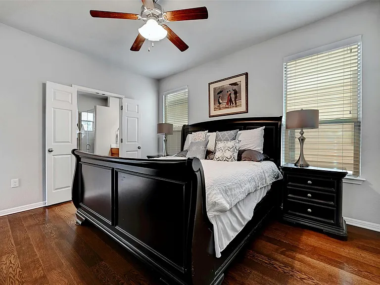 912 Sleepy Dell Ln — Photo 15
