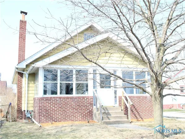 306 Gardner Ave, Northwood, OH 43619