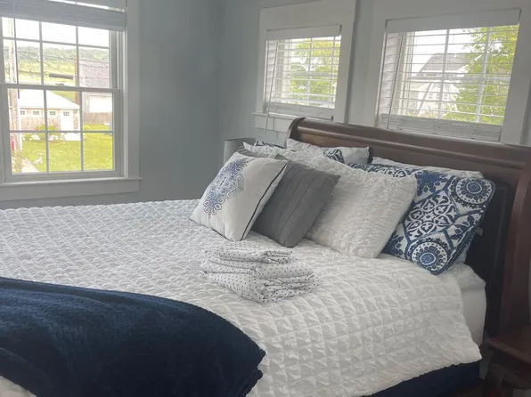 30 Vesper St, Scarborough, ME 04074