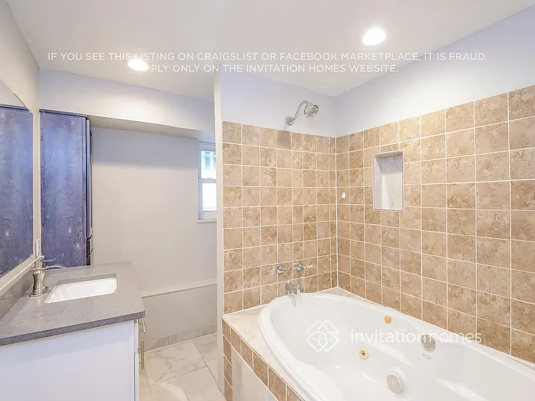 13030 E 47th Avenue Cir — Photo 12