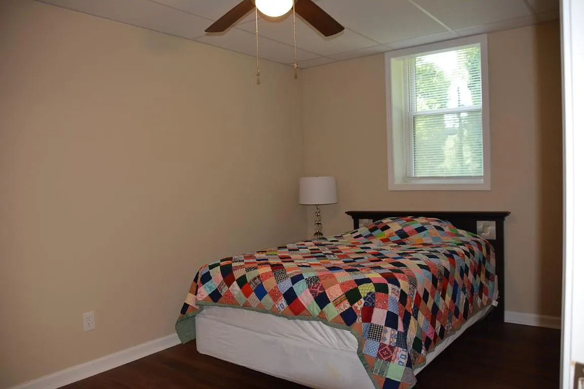 4 bed, 2.0 bath, 2181 sqft, $836 — Photo 1