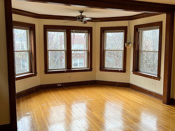 4th image of 4857 N Rockwell St #3