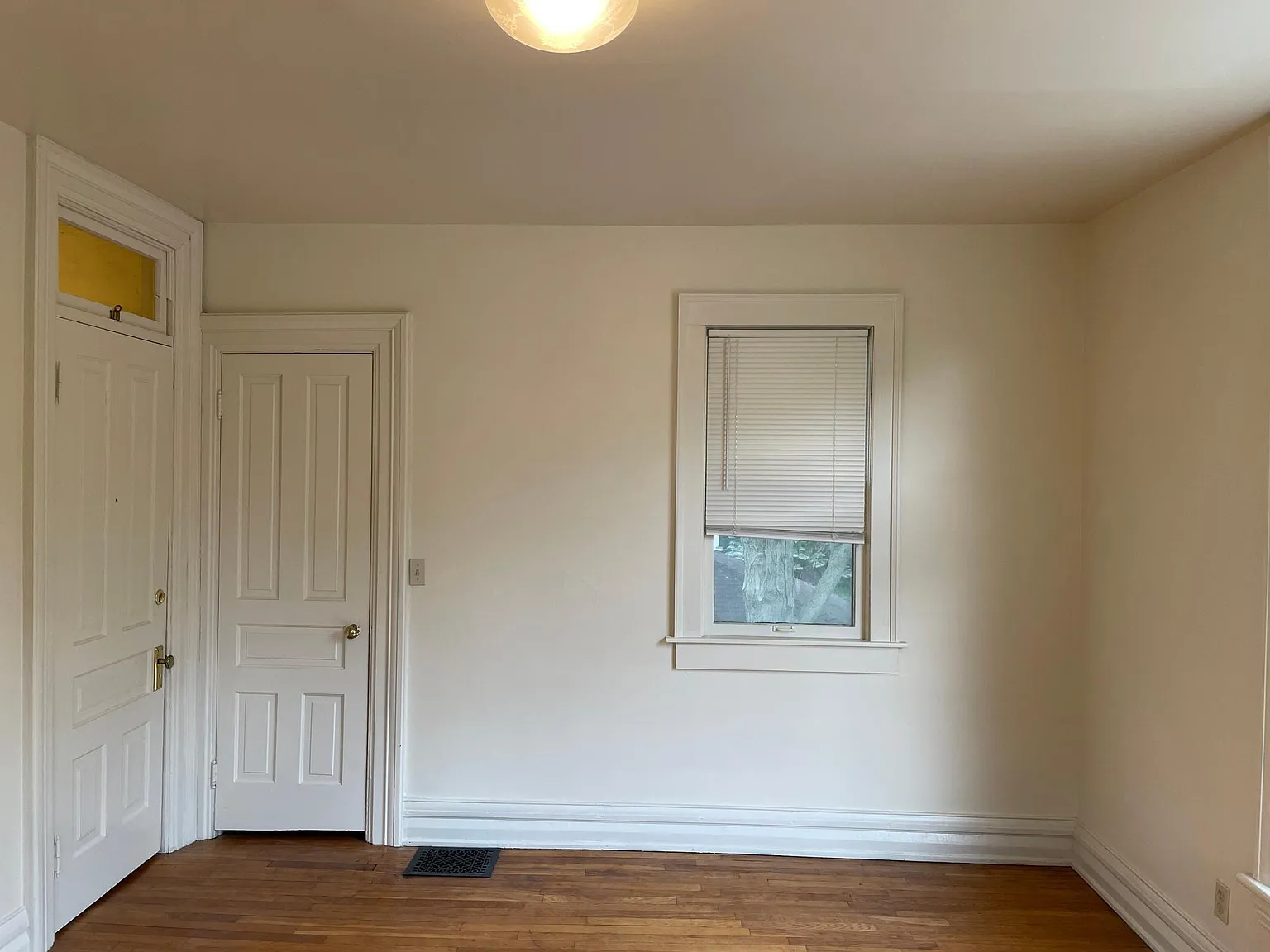 417 Crescent St NE — Photo 3