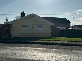 2407 10th St, Tillamook, OR 97141