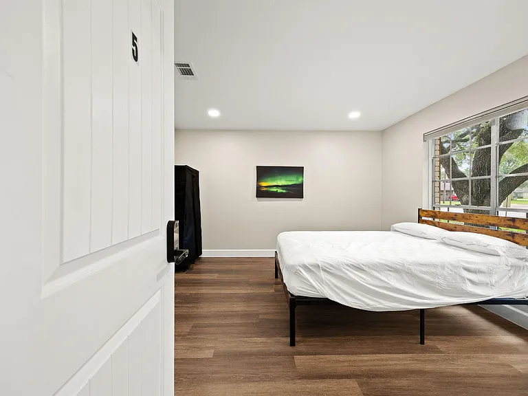 Sequoia Ln — Photo 2