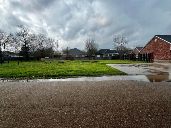 George Dr, Opelousas, LA 70570