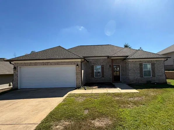 1018 Briarwood Dr, Oxford, MS 38655