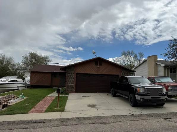855 Hillside Dr, Green River, WY 82935