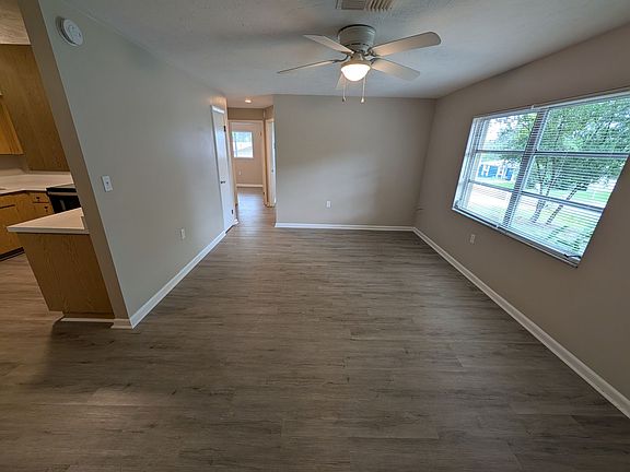 3rd image of 20 New Florida Ave