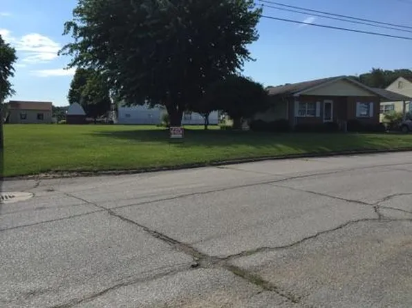 2609 Hugh St, Parkersburg, WV 26101