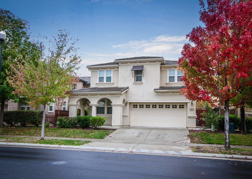 1st image of 2412 Kinsella Way