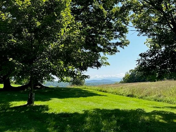 3rd image of 352 Maple Hill Road