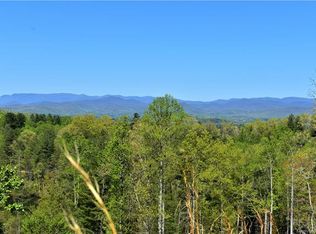 278 Crystal Heights Dr, Hendersonville, NC 28739