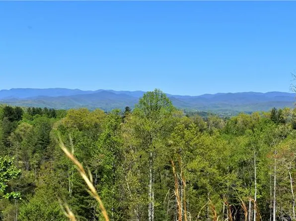 278 Crystal Heights Dr, Hendersonville, NC 28739