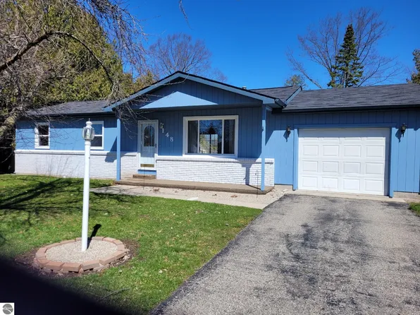 148 Roberta Dr, Tawas City, MI 48763