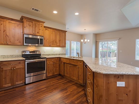 3rd image of 545 Teakwood Dr