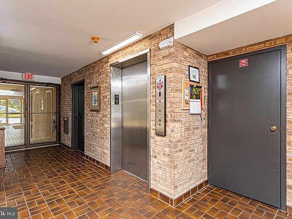 5th image of 227 Canal Park Dr Unit 301