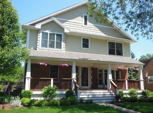 445 S Hillside Ave, Elmhurst, IL