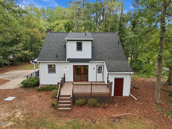 3rd image of 1301 Raybon Dr