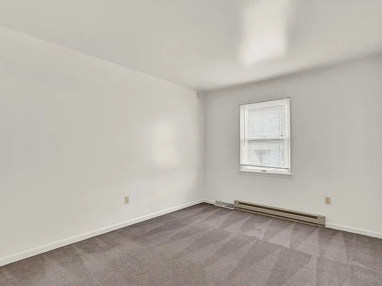 417 N Market St — Photo 12