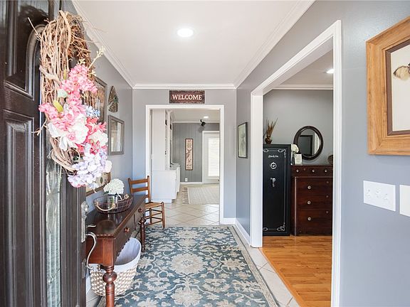 4th image of 633 Moray Pl