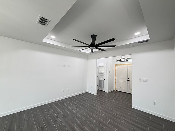 5th image of 3919 Yoyis St