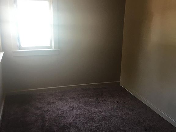 2nd image of 1019 W 4th St