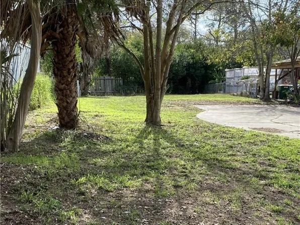 717 Blyth Rd, Victoria, TX 77904