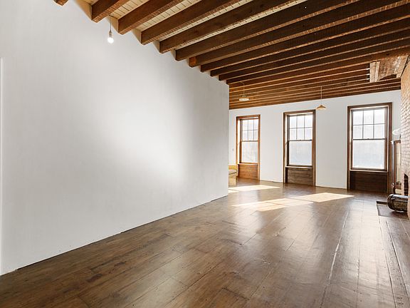 5th image of 19 Greenpoint Ave #A