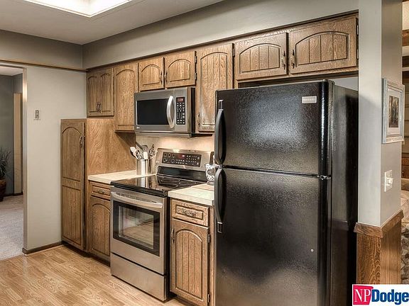 2nd image of 15116 Farnam Cir
