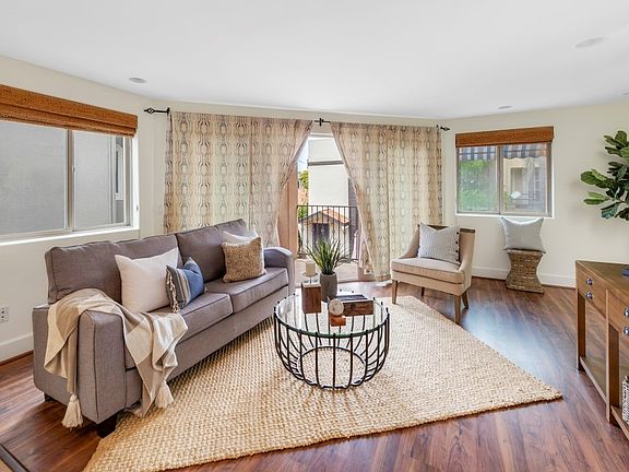 5th image of 751 Zanzibar Ct