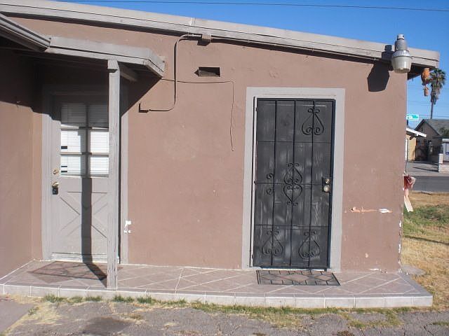 Kitchen independent entry