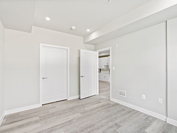 5th image of 22 Kennedy St NW #Bdbff9131