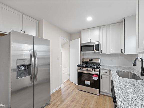 5th image of 4560 Forest Edge Dr