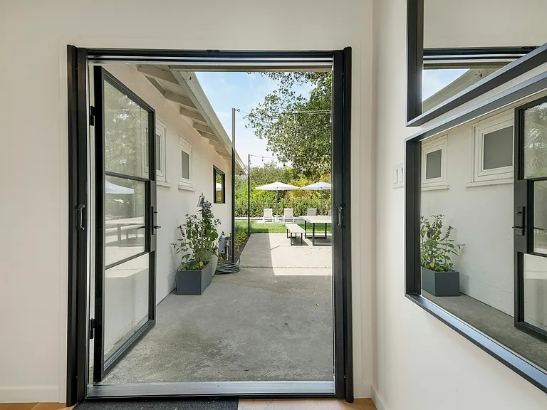 4 Arch Way — Photo 14
