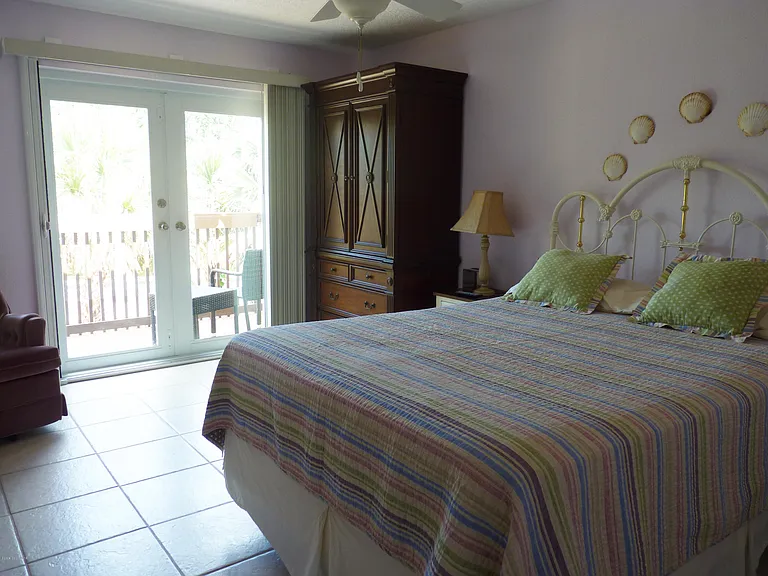 8718 Bay Ct — Photo 10
