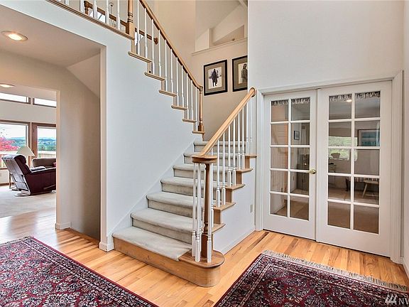 3rd image of 1307 Firland Dr