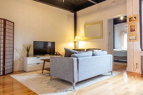 Rented by Smart City Real Estate LLC | media 8