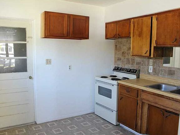 4th image of 2700 40th Ave N