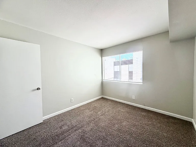 1405 Vegas Valley Dr #298 — Photo 24