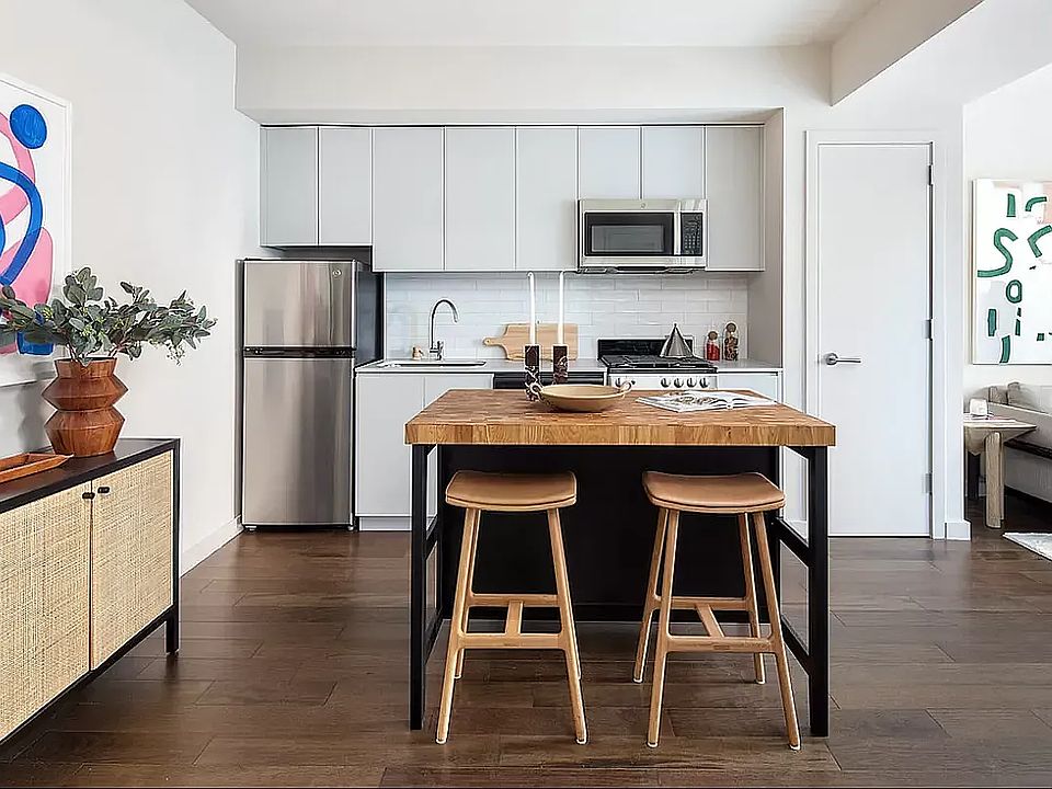 1st image of 445 Grand Ave #1904