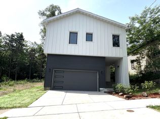 448 Page St E, Saint Paul, MN 55107