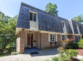 19033 Stedwick Dr, Gaithersburg, MD 20886