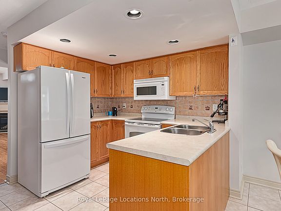 5th image of 13 Raglan St #27