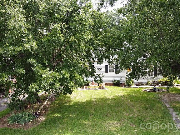 2nd image of 909 Drummond Ave