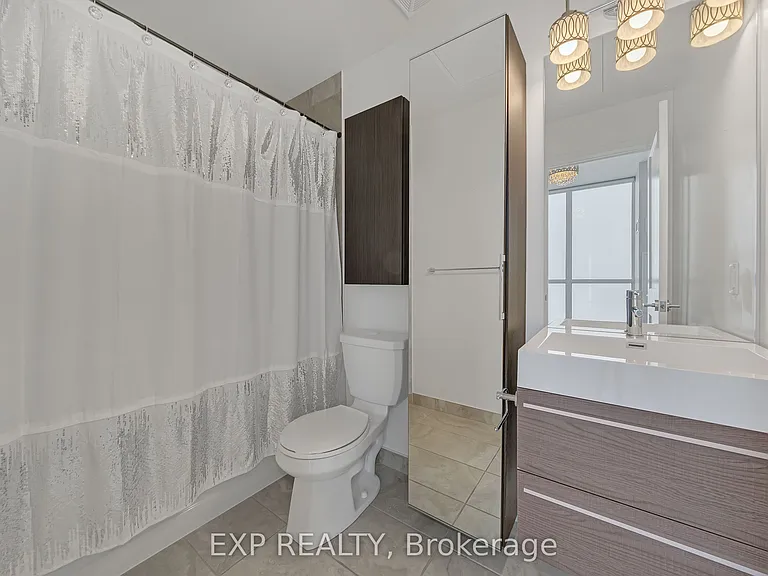 15 Zorra St #Penthouse 04 — Photo 11