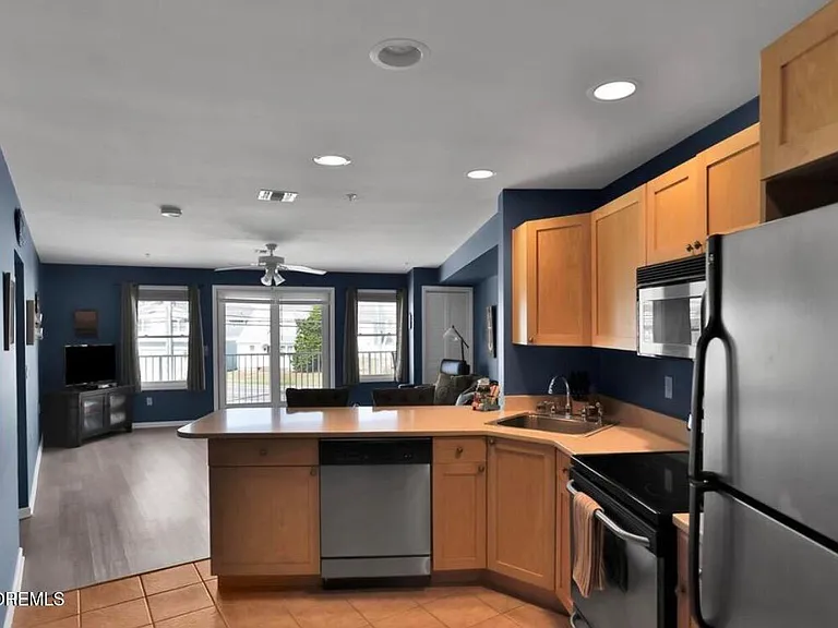1810 Central Ave #11 — Photo 7